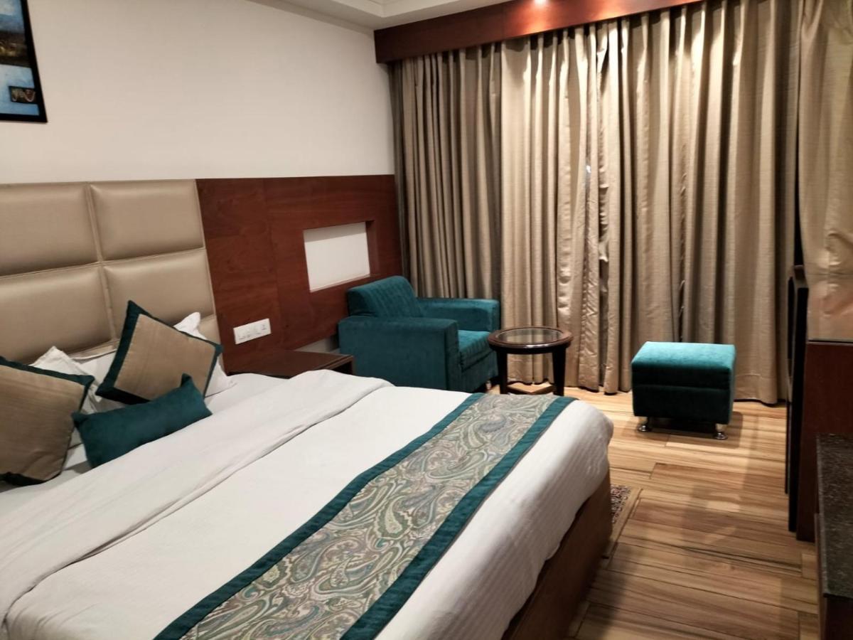 Hotel Ambica Katra Katra  Exteriér fotografie